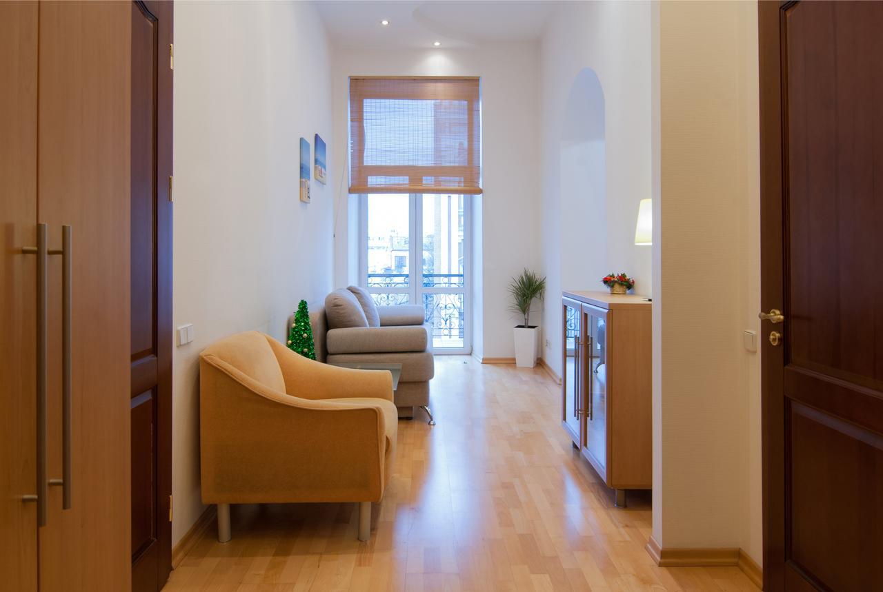 Home-Hotel Apartments-Mykhailivska Kiev Eksteriør bilde